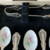 Vintage coffret couverts à dessert cuillères métal émaillé - couteaux – Image 3