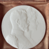 Ancien médaillon Nicolas II et Alexandra avec son étui Biscuit Sévres 1896 – Image 2