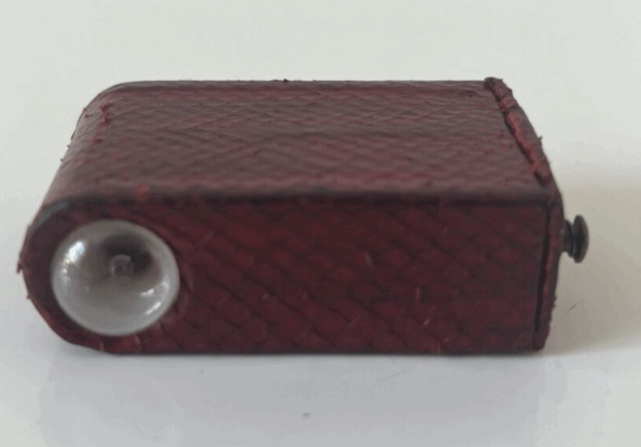 Rare ancienne lampe de poche miniature en cuir – Image 2
