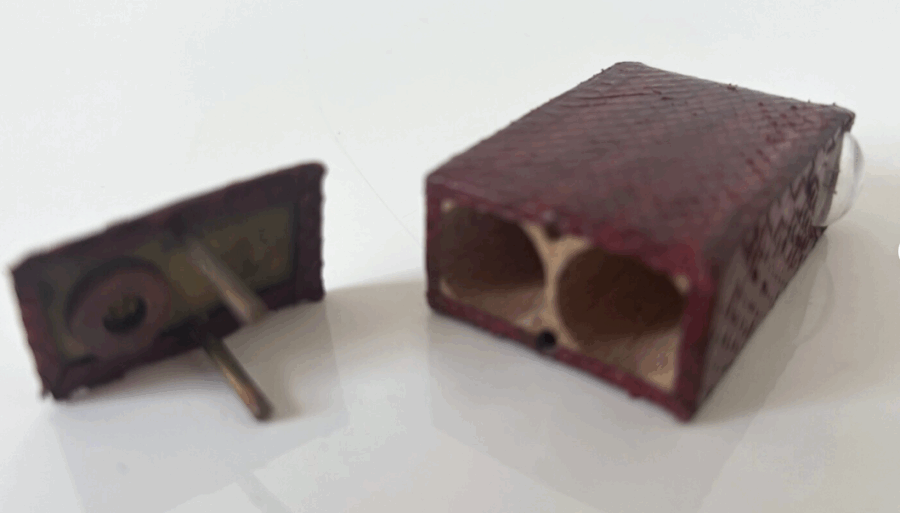 Rare ancienne lampe de poche miniature en cuir – Image 4