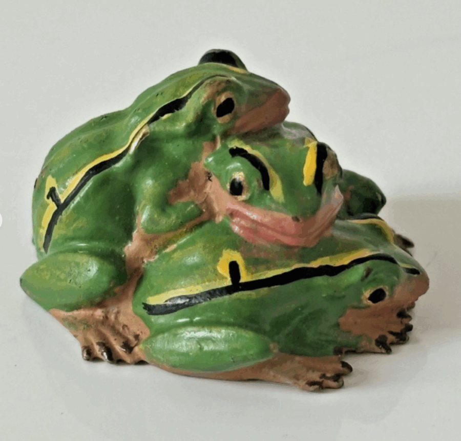 Ancien groupe miniature en bronze grenouilles