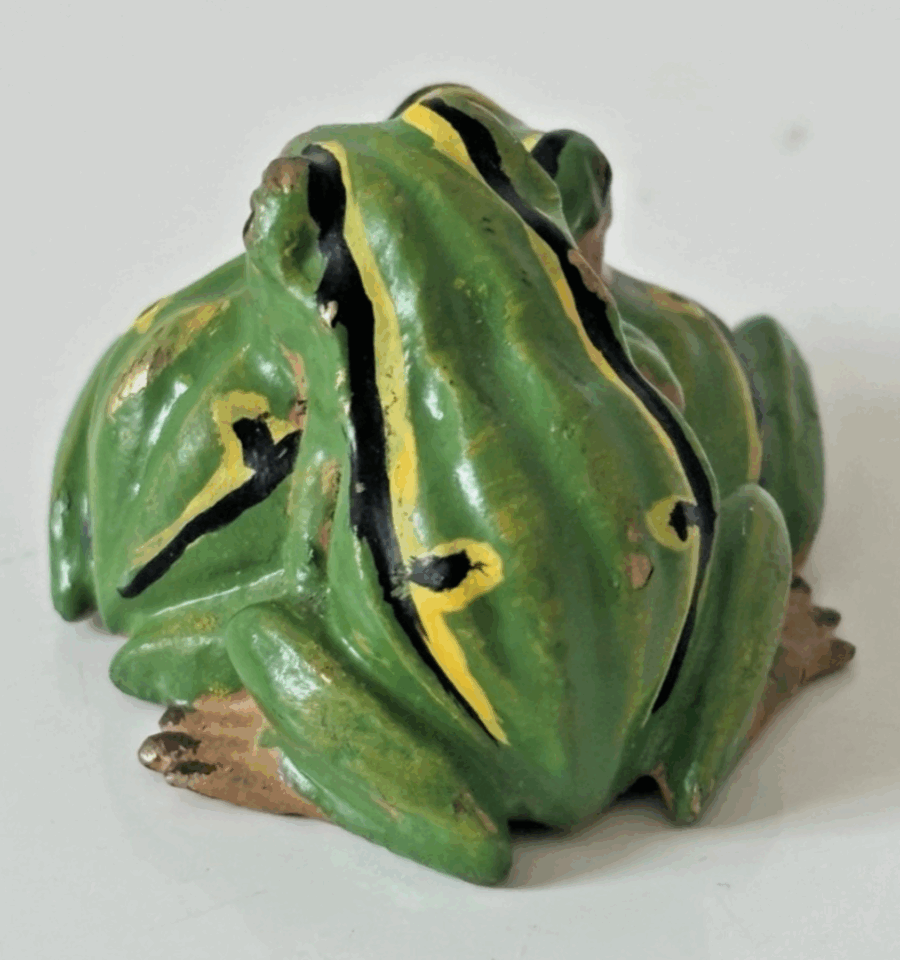 Ancien groupe miniature en bronze grenouilles – Image 3